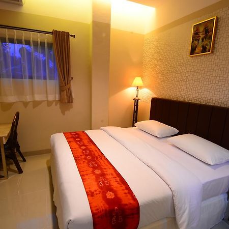Queen City Hotel Banjarmasin Banjarmasin  Buitenkant foto