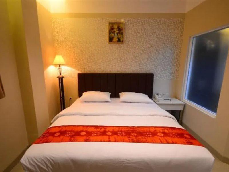 Queen City Hotel Banjarmasin Banjarmasin  Buitenkant foto