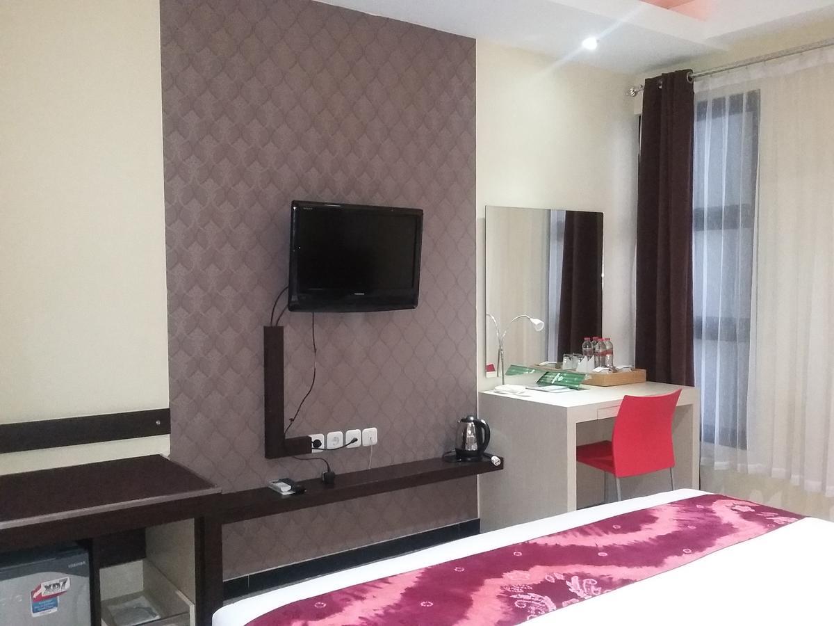 Queen City Hotel Banjarmasin Banjarmasin  Buitenkant foto