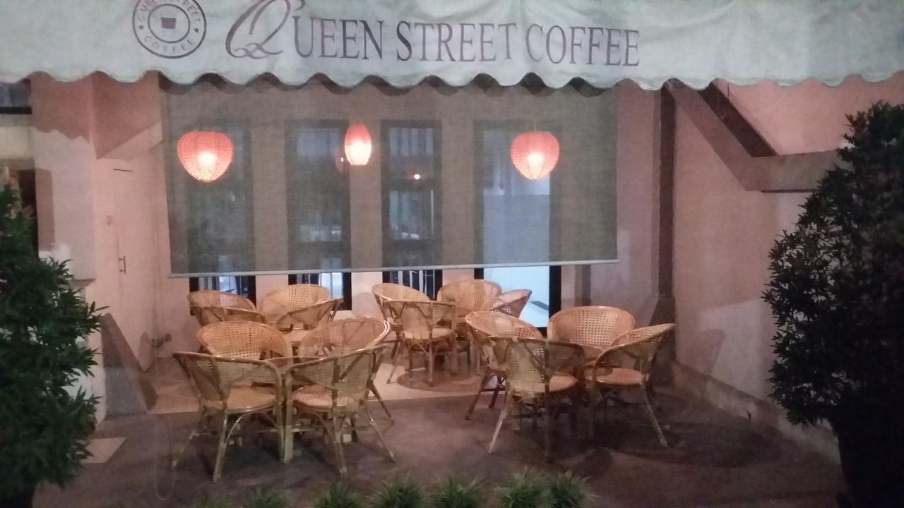 Queen City Hotel Banjarmasin Banjarmasin  Buitenkant foto